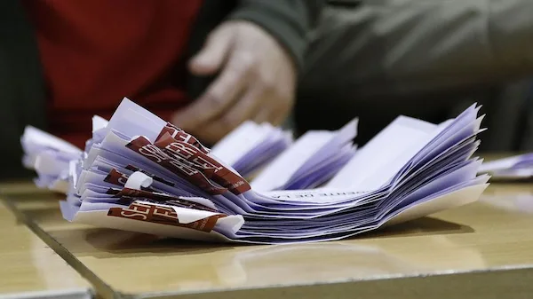 Cédulas después de que se haya dado la votación teniendo en cuenta la importancia de la participación ciudadana